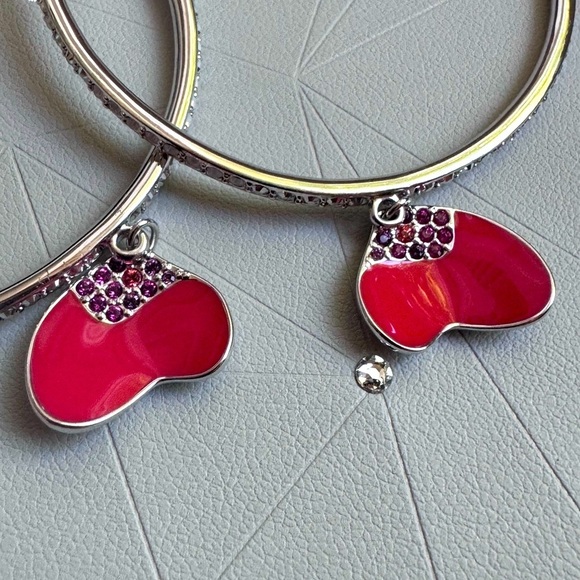 💖✨ Rhodium-Plated Crystal Hoop Earrings w/ Pink Heart Charms – Sparkly & Sweet! - Picture 11 of 14